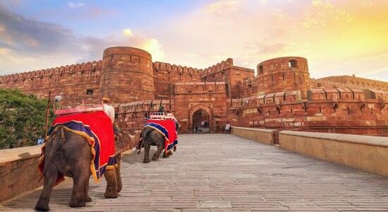 Reminiscing the grandeur and luxurious history of Agra Fort