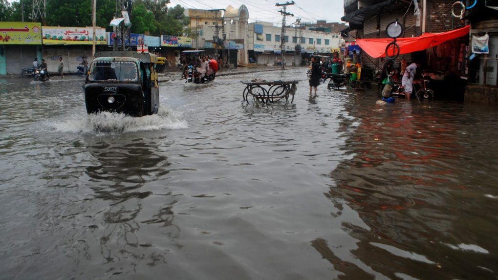 Parts Of Andhra Pradesh Reel Under Floods, Rescue Ops On — Imd Issues ...