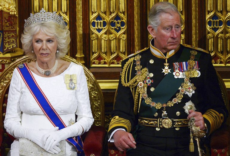 How to Become King/Queen of England?