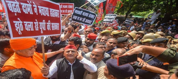 SP's protest march towards UP Assembly stopped midway; Akhilesh, Adityanath trade charges