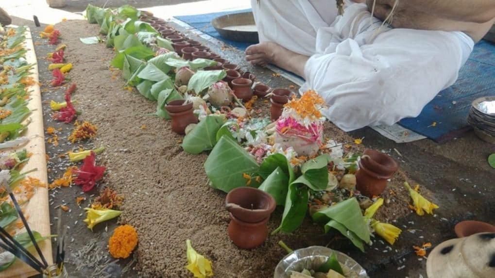 Sarva Pitru Amavasya: Check Date, Muhurat, Significance And Vidhi