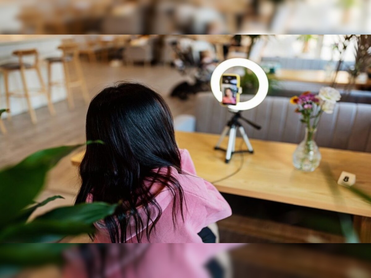 How Social Media Influencers Make Money — And How You Too Can Get The Ball  Rolling