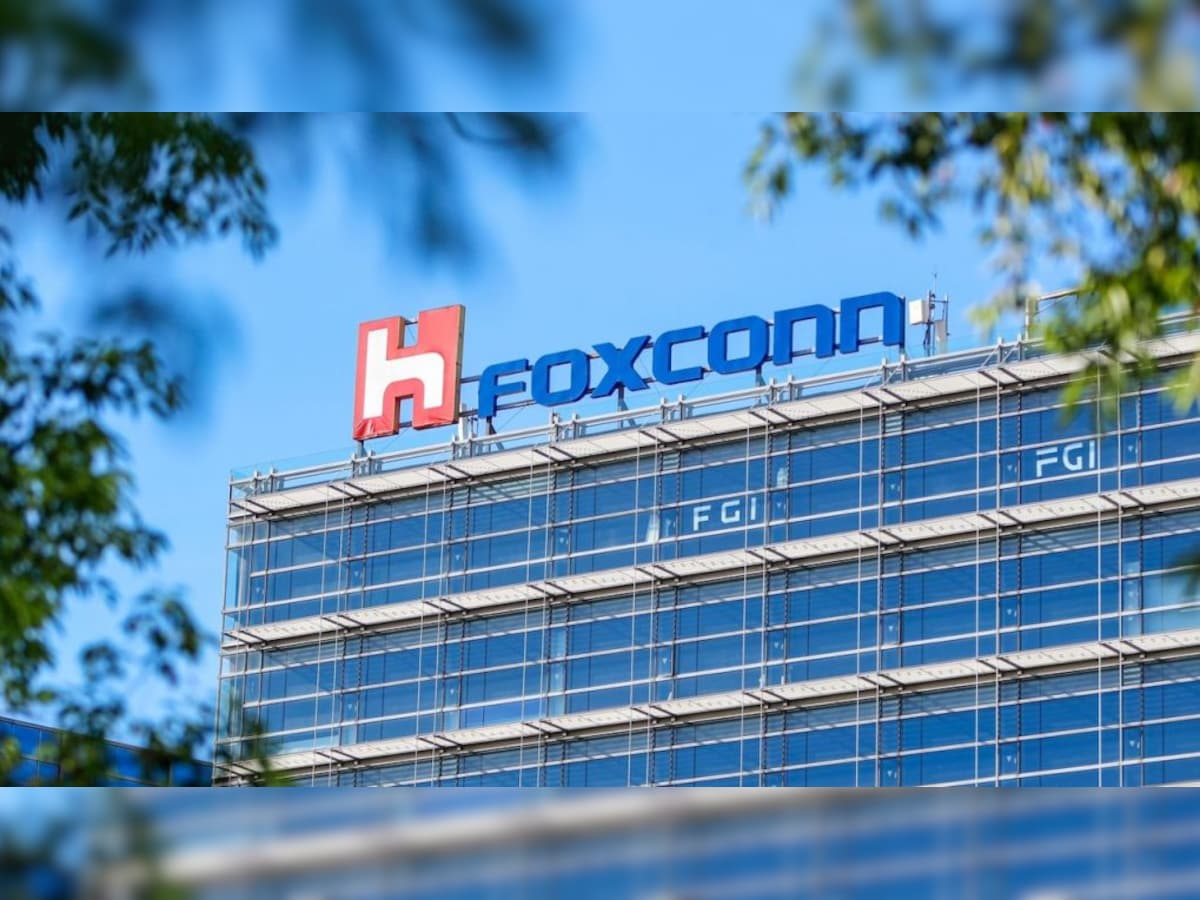 Foxconn Quadruples Bonuses To Staff Hit By China Covid Lockdown