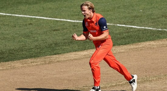 2. Bas de leee| Equipo: Holanda | Ventanillas: 7 | Mejor bolos: 3/19 | Promedio: 9.71 | Económica: 7,55 (Imagen: ICC) 2. Bas de leee| Equipo: Holanda | Ventanillas: 7 | Mejor bolos: 3/19 | Promedio: 9.71 | Económica: 7,55 (Imagen: ICC)