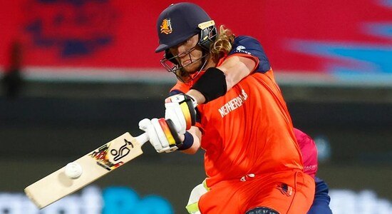 3. Maxwell O'Dowd | Equipo: Holanda | Ejecuciones: 129 | Partidos: 3 | Máximo: 71* | Promedio: 64,50 | Tasa de huelga: 121,69 | 50s/100s: 1/- (Imagen: ICC) 3. Maxwell O'Dowd | Equipo: Holanda | Ejecuciones: 129 | Partidos: 3 | Máximo: 71* | Promedio: 64,50 | Tasa de huelga: 121,69 | 50s/100s: 1/- (Imagen: ICC)