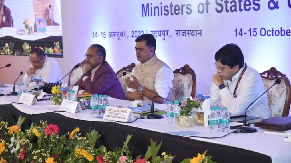 Power Minister R K Singh Encourages States To Accelerate Solarisation ...