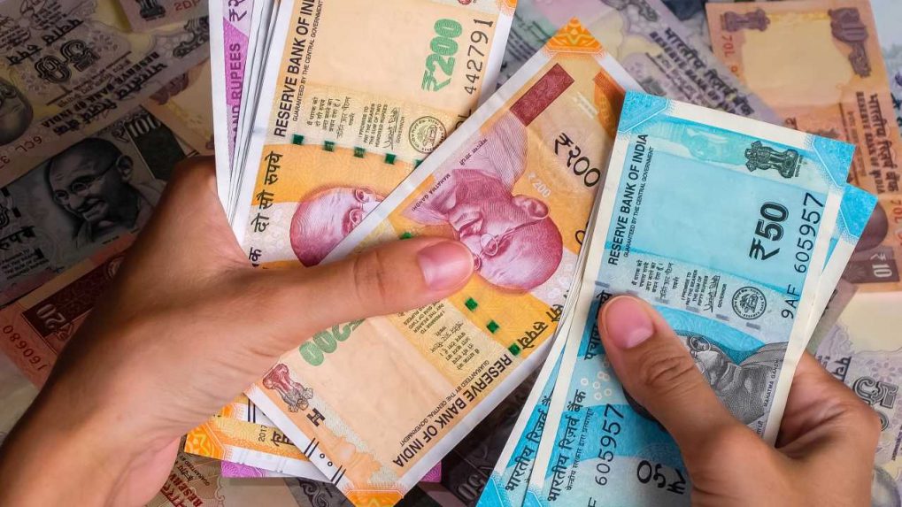 250 dollar deals in indian rupees