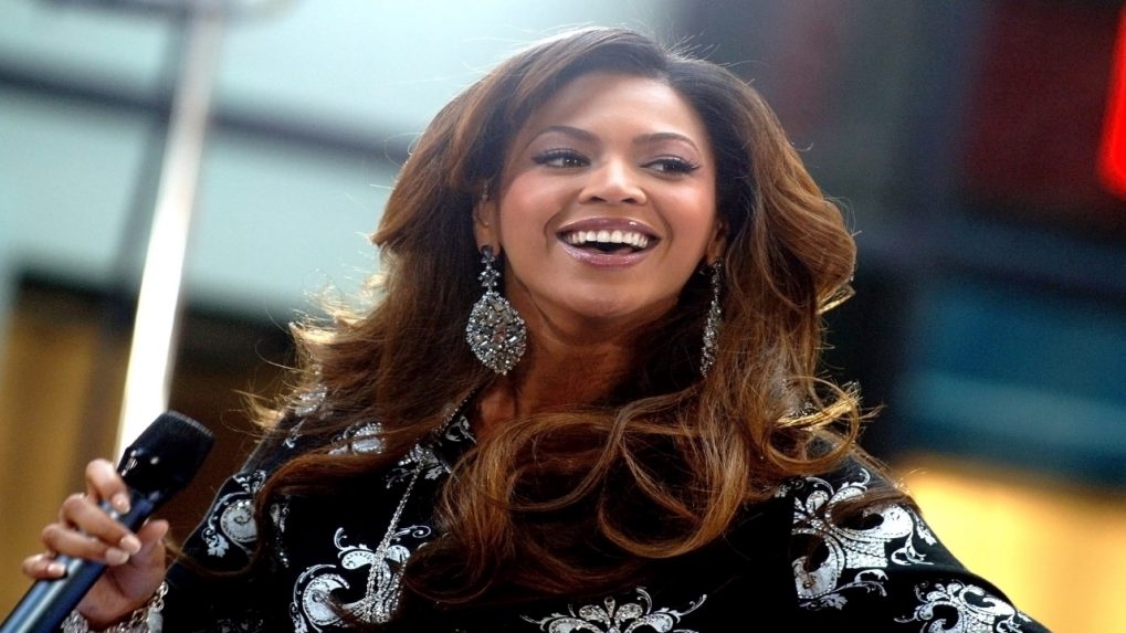 Beyoncé Becomes First Black Woman To Claim Top Spot On Billboard's ...