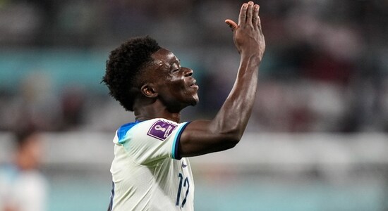 N°1 | Bukayo Saka | Équipe : Angleterre | Matches joués : 1 | Buts marqués : 2 | Aides : - | Buts par 90 : 2,54 | Conversion d'objectif : 67 % | Précision de tir : 100 % (Image : AP) Coupe du Monde de la FIFA 2022 | Course au soulier d’or : Ferran Torres se hisse à la première place après l’affichage stellaire de l’Espagne