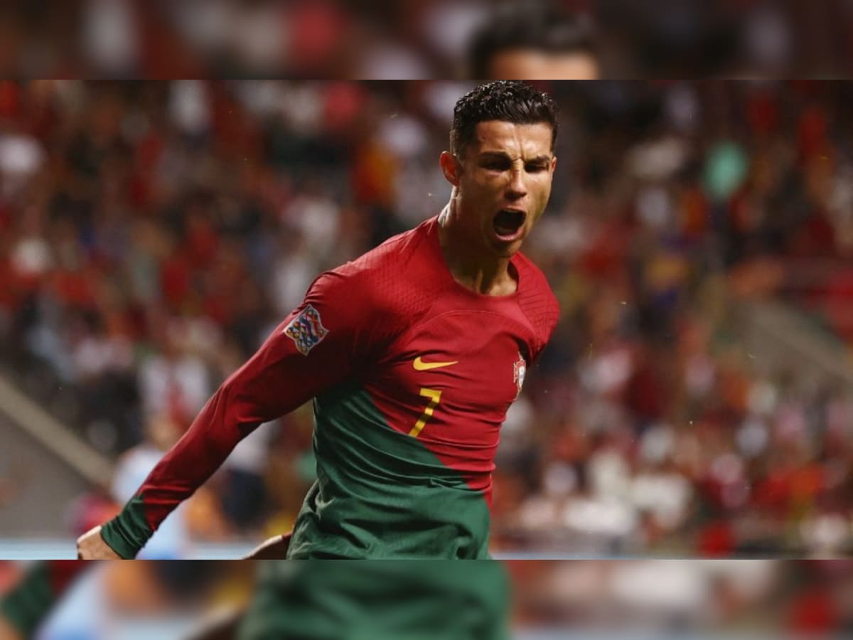 ronaldo: Lionel Messi Vs Cristiano Ronaldo: Football legends play chess in  new advertisement. See who is winning - The Economic Times