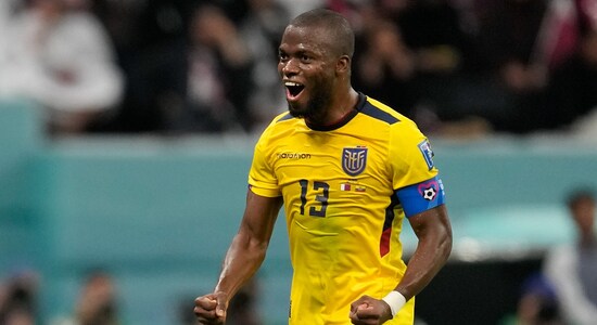 N°2 | Enner Valence | Équipe : Equateur | Matches joués : 1 | Buts marqués : 2 | Aides : - | Buts par 90 : 2,34 | Conversion d'objectif : 100 % | Précision de tir : 100 % (Image : AP) Coupe du Monde de la FIFA 2022 | Course au soulier d’or : Ferran Torres se hisse à la première place après l’affichage stellaire de l’Espagne