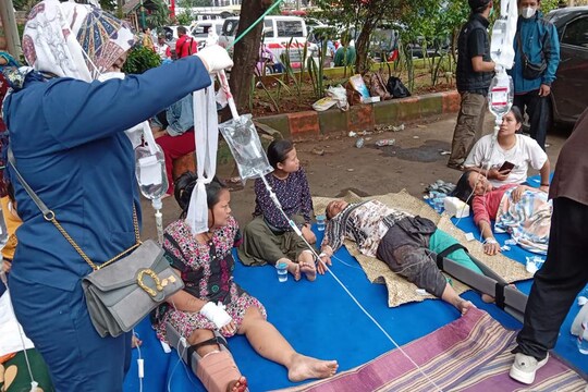 At least 162 dead after earthquake hits Indonesia's Java island ...