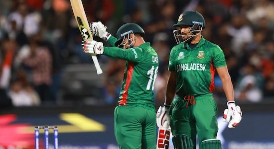 Bangladesh's run chase started in style as opener Litton Das hammered a brisk fifty. Thanks to Das'attacking innings Bangladesh raced to 60/0 in just 6 overs. (Image: AP)