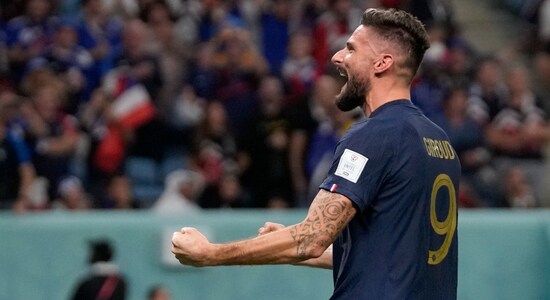 N°3| Olivier Giroud | Équipe : France | Matches joués : 1 | Buts marqués : 2 | Aides : - | Buts par 90 : 2,02 | Conversion d'objectif : 40 % | Précision de tir : 40 % (Image : AP) Coupe du Monde de la FIFA 2022 | Course au soulier d’or : Ferran Torres se hisse à la première place après l’affichage stellaire de l’Espagne