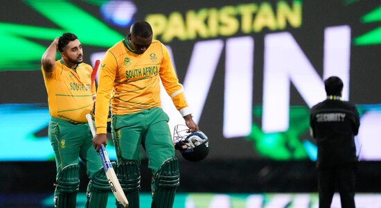 Once the play resumed, South Africa's remaning batter order collapsed in front of superb bowling and batting. Although South Africa did bat out their remaining overs but could manange only 108/9 thereby handing Pakistan a win by 33 runs on DLS method. (Image: AP)
