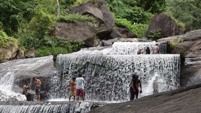Visit the massive Kutralam waterfall, a hidden jewel in Tamil Nadu ...