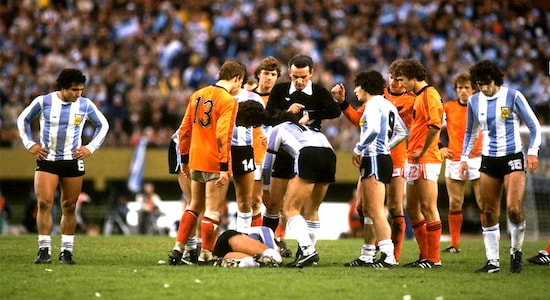 25 June 1978,  Argentina 3 - 1 Netherlands | The two nations clashed again, and this time the stakes were at their highest as it was the final of the FIFA World Cup 1978 in Argentina. Mario Kempes had put the hosts ahead in the first half before a late second-half strike from Dick Nanninga restored parity. Nothing separated the two sides after 90 minutes, as it ended 1-1 and went to extra time. Mario Kempes and Daniel Bertoni struck for La Albiceleste in both halves of extra time, and Argentina were crowned champions in a final marred by controversy. The Dutch refused to attend the post-match ceremony.