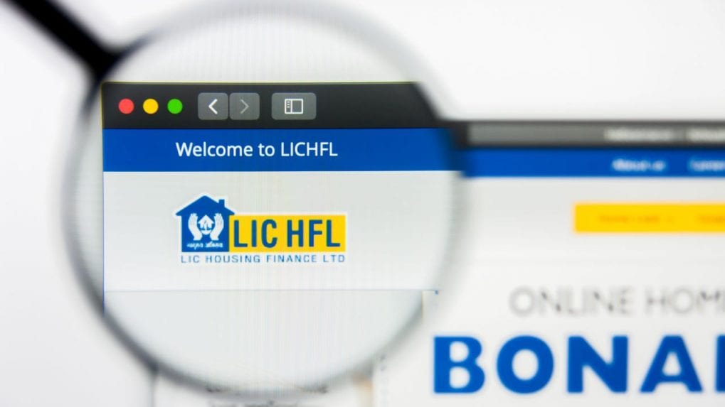 LIC shares jump 6% to cross Rs1,000 mark