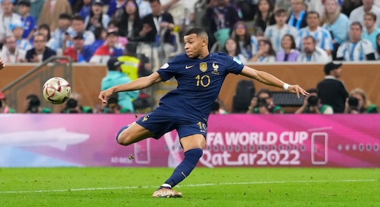 Argentina were crusing to an easy 2-0 win and were 10 minutes away from the win. That was when Kylian Mbappe turned the screws on Argentina. First he converted a penalty from the spot in the 80'th minute and then a minute later fired in a volley to bring France on the level terms. (Image: AP) Argentina were crusing to an easy 2-0 win and were 10 minutes away from the win. That was when Kylian Mbappe turned the screws on Argentina. First he converted a penalty from the spot in the 80'th minute and then a minute later fired in a volley to bring France on the level terms. (Image: AP)