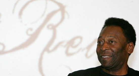 The Guinness World Records and FIFA recognize Pele as the player with the most career goals in the history of the sport. According to Guinness’ documentation Pelé scored 1,279 goals in 1,363 games, including the ones that came in friendly matches, amateur level at club, reserve team level and junior national games. The Guinness World Records and FIFA recognize Pele as the player with the most career goals in the history of the sport. According to Guinness’ documentation Pelé scored 1,279 goals in 1,363 games, including the ones that came in friendly matches, amateur level at club, reserve team level and junior national games.