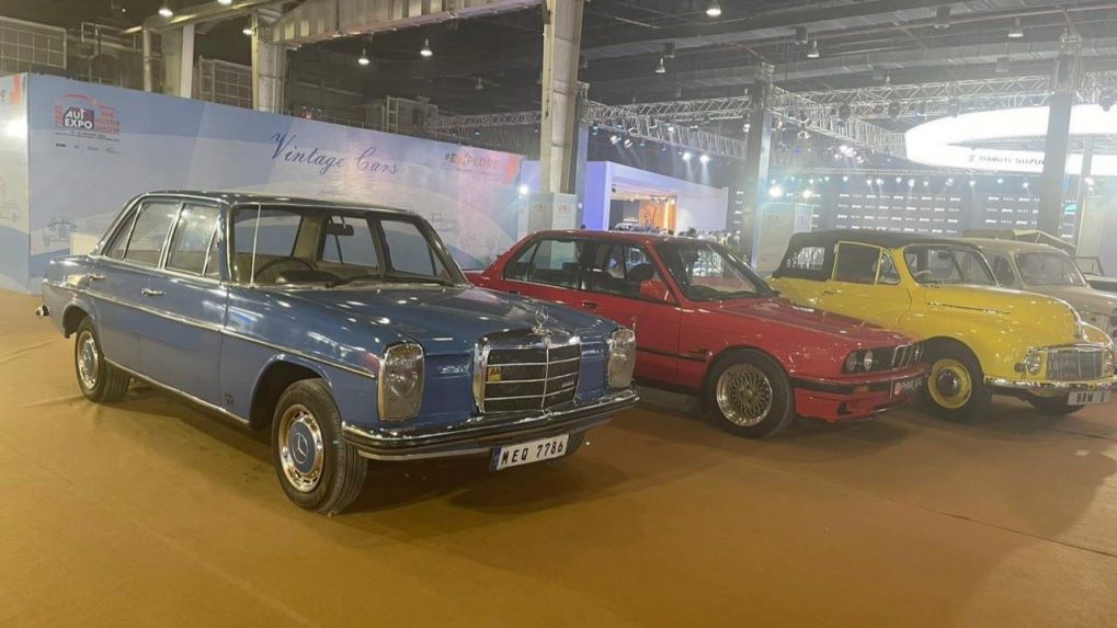 Check Out The Stunning Display Of Vintage Cars At The Indian Motor Show