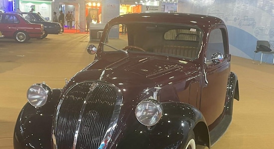 Check Out The Stunning Display Of Vintage Cars At The Indian Motor Show