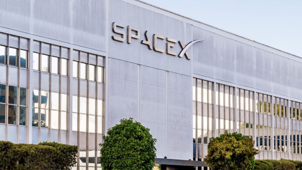 Spacex To Raise $750 Million At $137 Billion Valuation