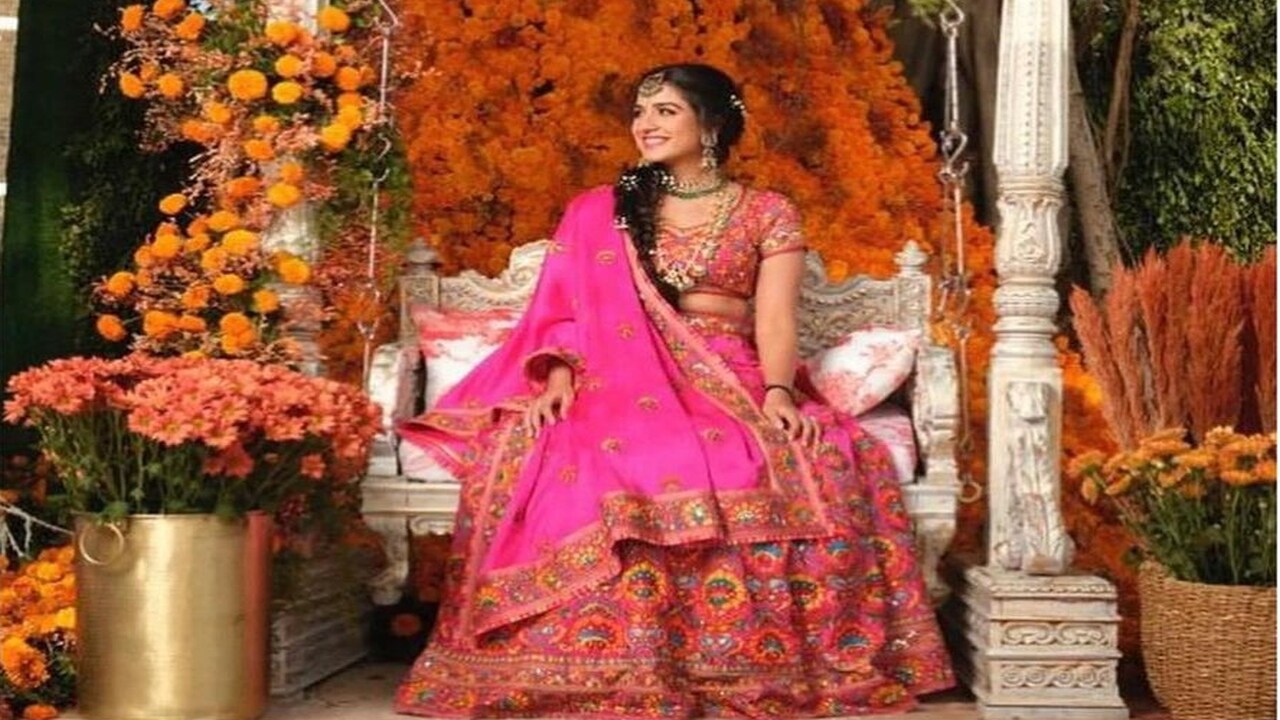 Radhika Merchant Looks Radiant In Her Pre Engagement Mehendi Ceremony ...