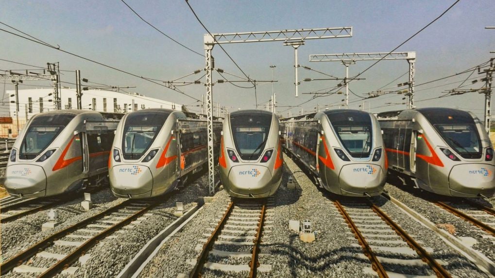 First train set of Regional Rapid Transit System arrives at Duhai