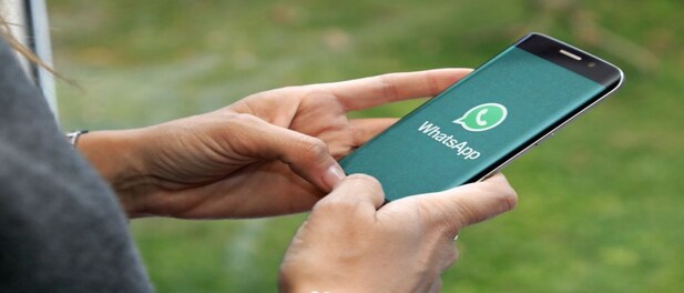 WhatsApp working on new chat attachment menu, limited poll choices and more for Android beta
