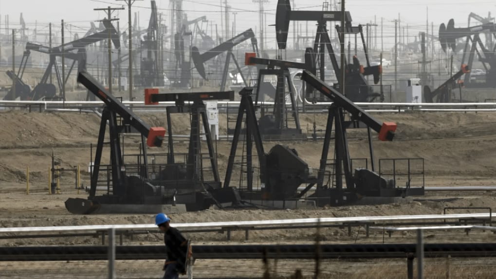 Petrol, Çin teşvikinin azaltılacağı endişesiyle düştü