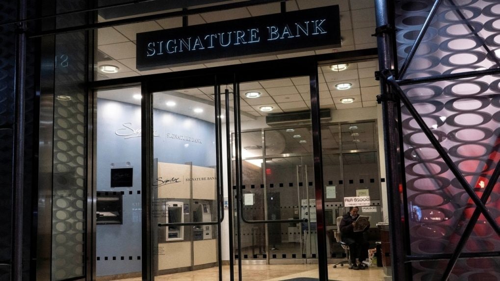 Signature Bank collapse New York Community Bank to buy bankrupt