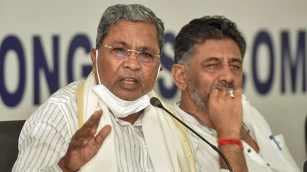 I am afraid of people who wear kumkum tika: Ex-Karnataka CM Siddaramaiah  stokes fresh controversy - WATCH | India News