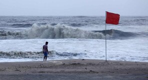 Mumbai: High sea waves till Sunday night, BMC issues advisory