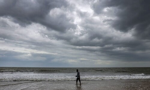 Amid cyclone threat, Odisha puts 7 coastal districts on alert