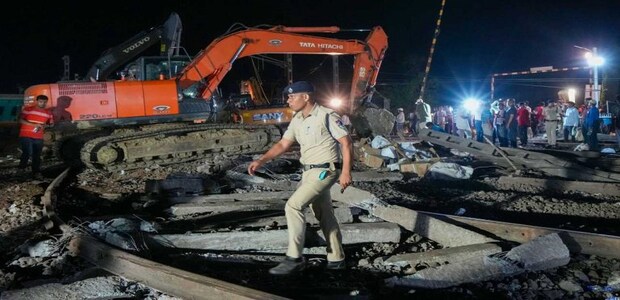 Odisha train accident | 'Signalling issue' behind derailment of Coromandel Express — Here's what railways, cops tell us