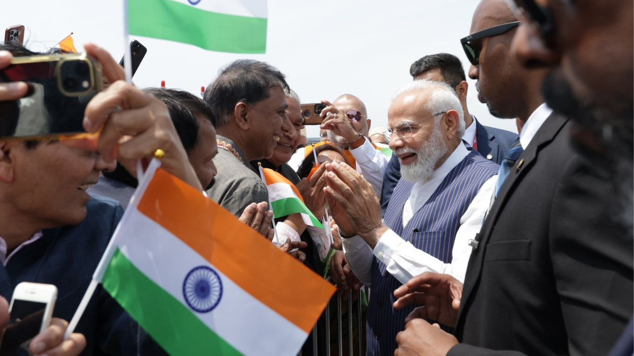 PM in US: Modi receives enthusiastic welcome by diaspora on his arrival​