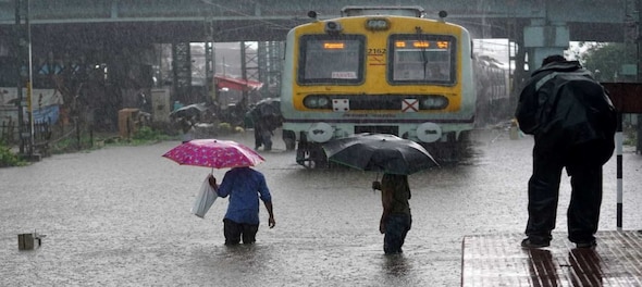 Mumbai traffic update: Heavy rains, waterlogging cause delays in local trains — Check details
