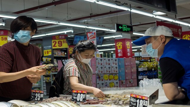 China's consumer prices drop at the fastest pace since 2009 - CNBC TV18