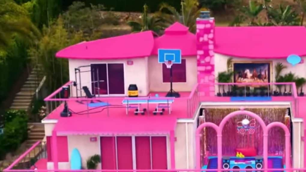 Barbie dream house discount offer