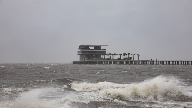 Florida braces for major hurricane as Idalia is set for rapid growth ...
