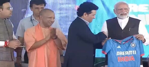 Watch: Sachin Tendulkar presents a Team India jersey to PM Modi in ...