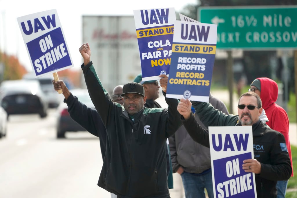 General Motors Reaches Tentative Deal With UAW To End Strike - CNBC TV18