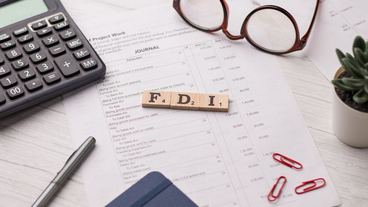 China’s FDI flow turns negative for the first time since 1998 - CNBC TV18