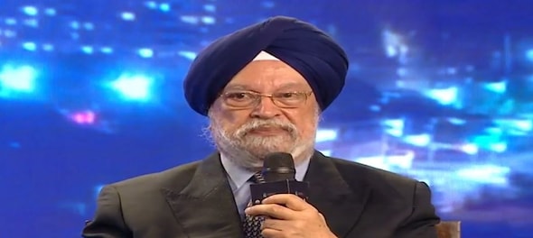 No discussion with OMCs on price cuts, news reports speculative: Hardeep Puri
