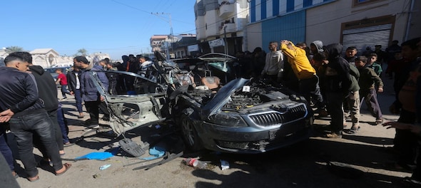 Palestinians Flee From Central Gazas Main Hospital As Fighting Intensifies And Who Withdraws 2004