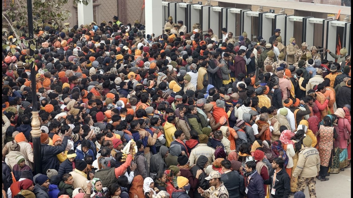 Watch | Unprecedented rush of devotees in Ayodhya as Ram Mandir opens ...