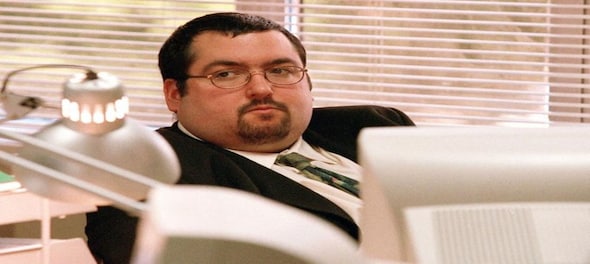 The Office Star Ewen Macintosh Passes Away Cnbc Tv18