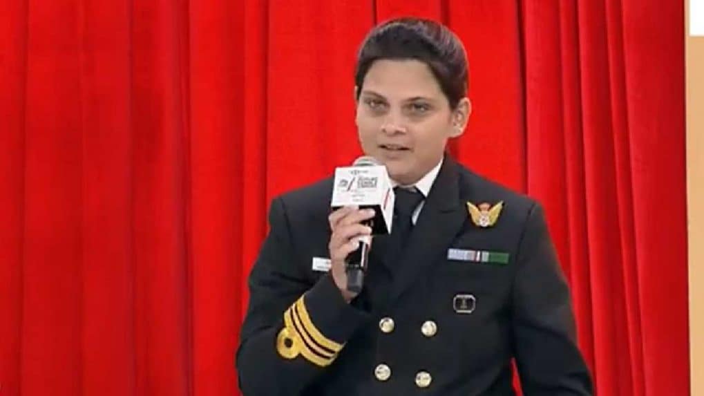 Lt. Cdr Prerana Deosthalee — Meet the first woman Lieutenant onboard ...