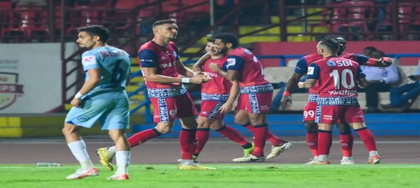 Mumbai City FC jumps to the top after gritty draw away against Jamshedpur FC